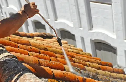 Nettoyage de toitures - Lagrasse